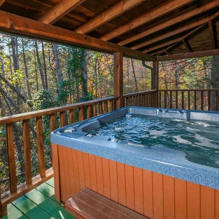 Laughing Bear Villa Pigeon Forge Exterior photo