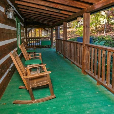 Laughing Bear Villa Pigeon Forge Exterior photo